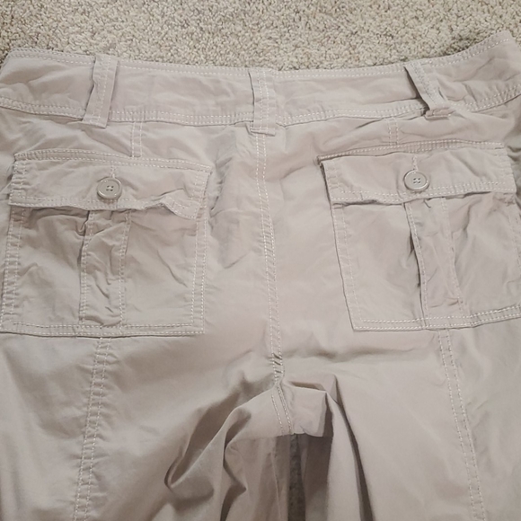 *HUGE SALE* Khaki capris - Picture 4 of 7
